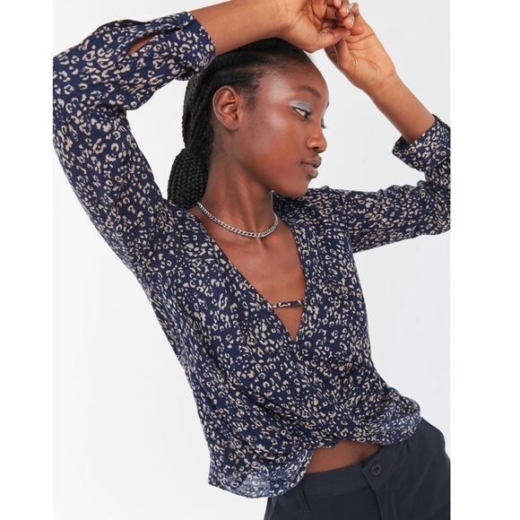 UO Urban Outfitters Mayfair Drapey Surplice Top - Picture 1 of 5